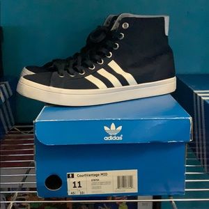 ADIDAS COURTVANTAGE MID